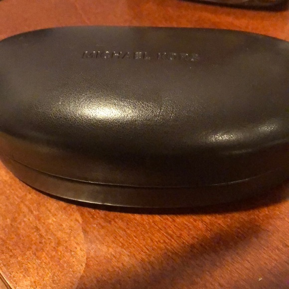 Sunglass case - Picture 3 of 3